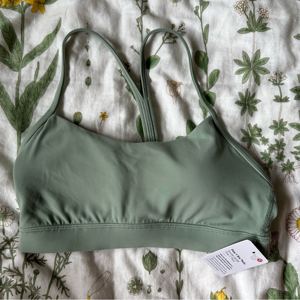 *SOLD* BNWT Flow Y Bra size 6 palm court lululemon